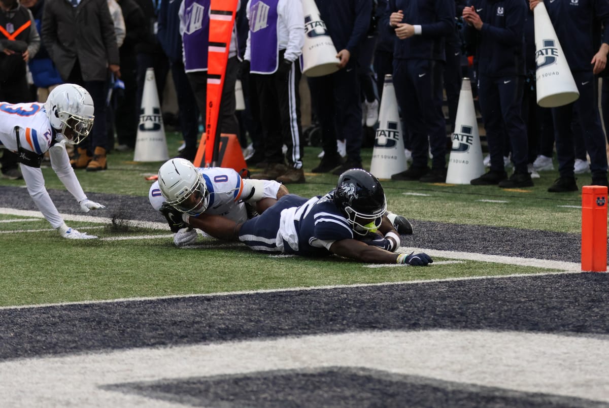 Game Notebook: Fourth Quarter Collapse Costs Utah State Against Boise State