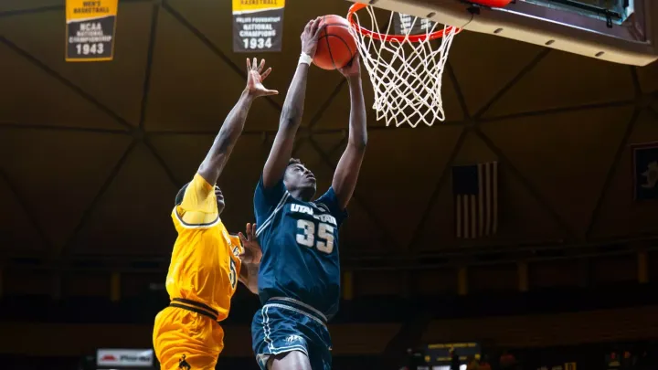 MBB Game Notebook: Aggies Escape Laramie With Narrow Victory