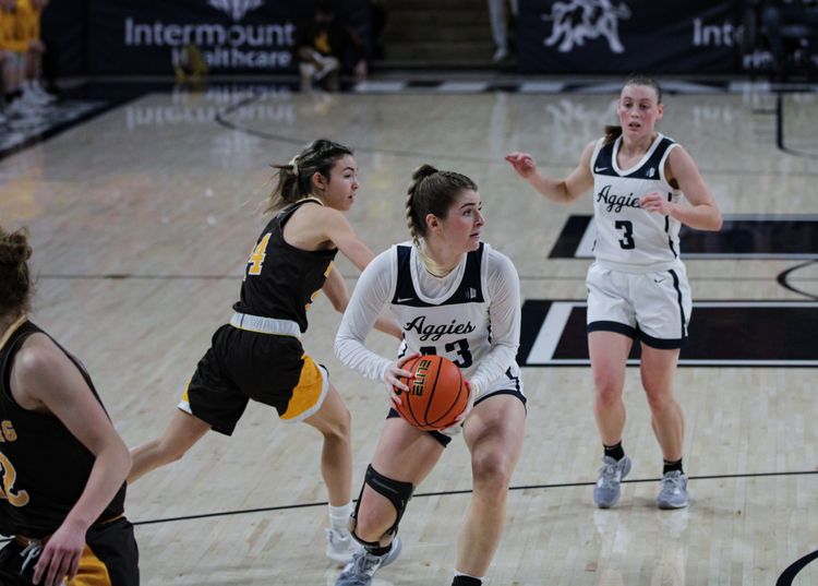 Photos: Utah State-Wyoming WBB