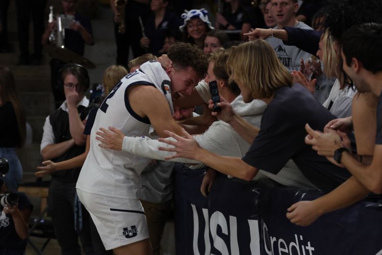 Cover Story: With Magic In The Air, The Spectrum Welcomes Utah State Home
